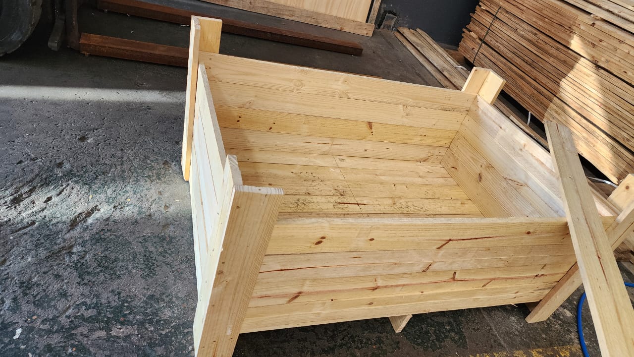 Professional onsite packing of a large item